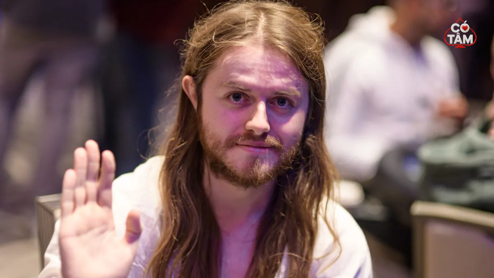 Chân dung tay chơi Poker chuyên nghiệp người Anh Charlie Carrel, người từng biến 15 USD thành hàng triệu đô la tiền thưởng.