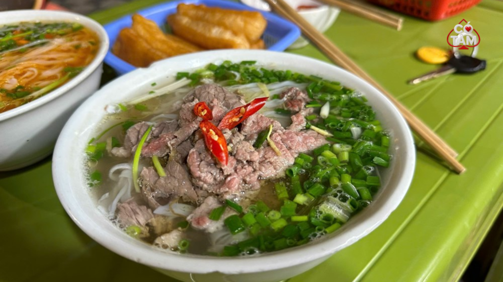 Ăn Chơi Gì Tại Khâm Thiên - Phần 1: Cẩm Nang Ẩm Thực Cho Tuyển Thủ RPT CHAMPIONSHIP III 2 Điểm Ăn Chơi Quanh Khâm Thiên: Phở Đường Tàu Số 3 Phố Trần Phú