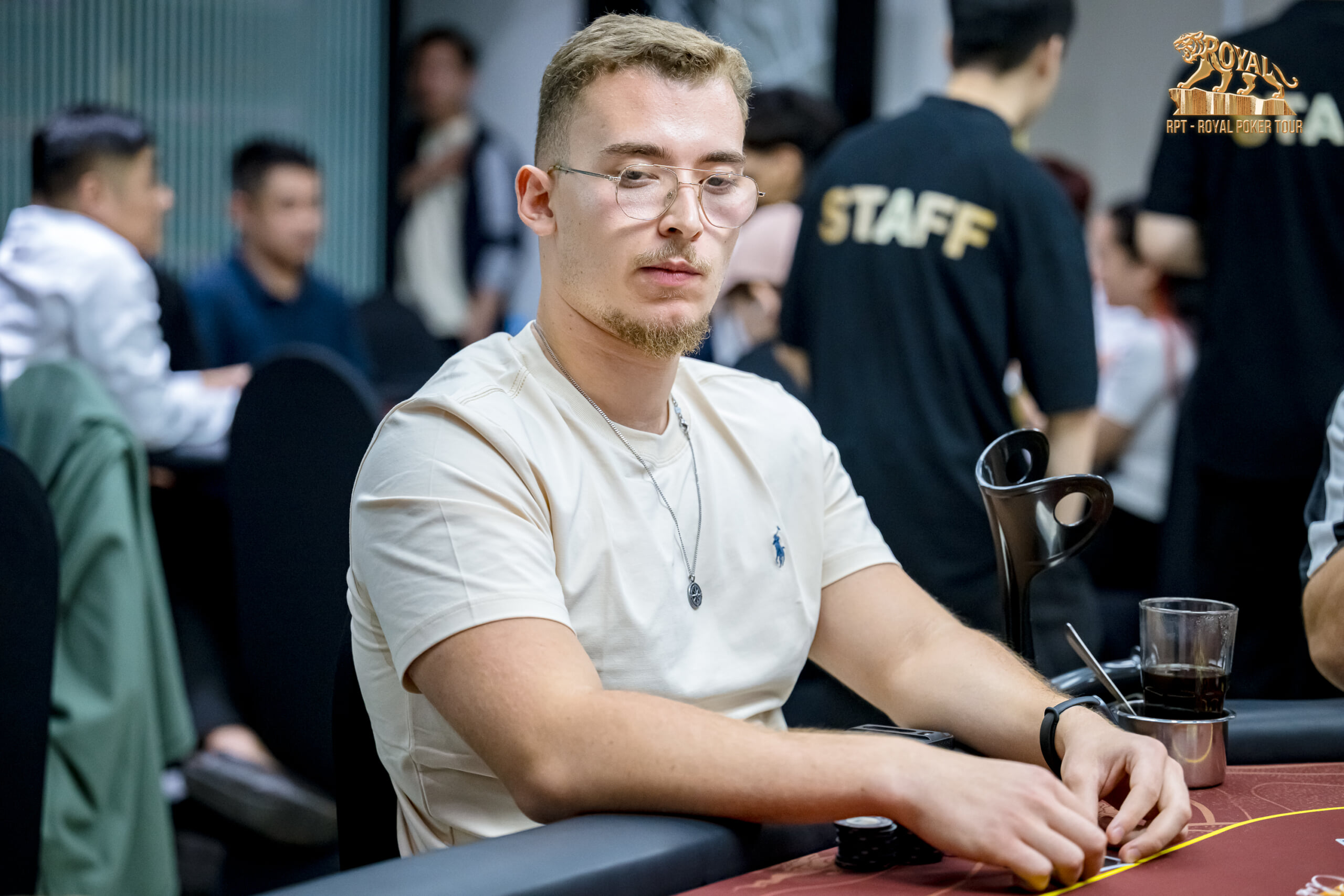 Tâm Lý Học Poker: Tại Sao Thắng Lớn Lại Là Cạm Bẫy Nhận Thức Nguy Hiểm? 5