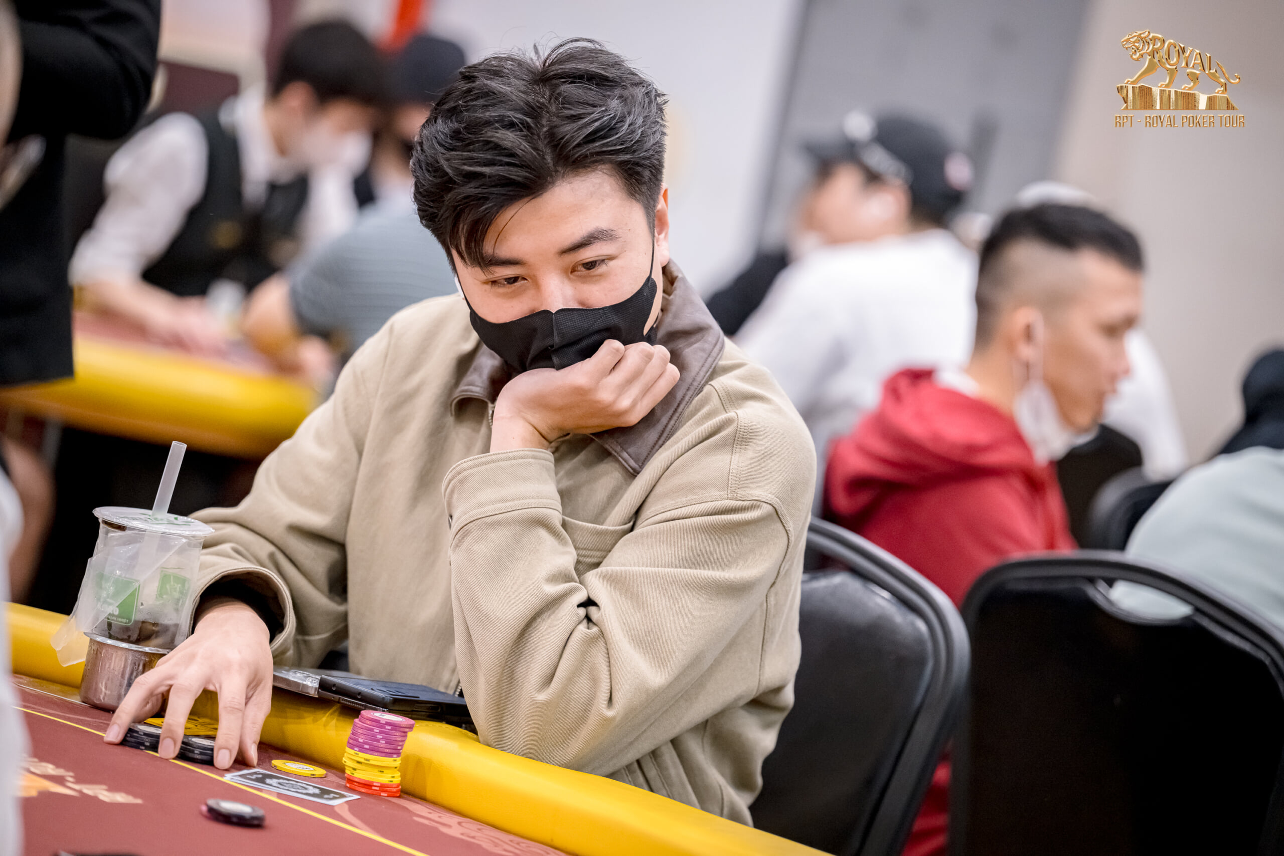 Tâm lý học Poker: Sự Thật Về Variance, Tại sao người giỏi vẫn thua dài? 3