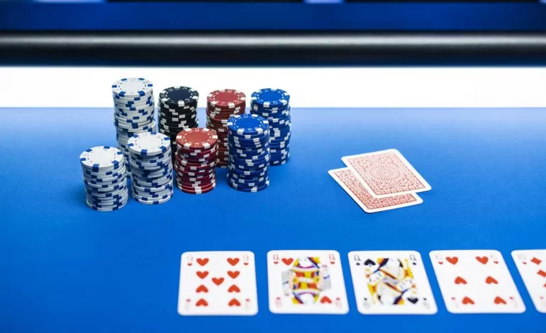 Cách chơi poker trên các mặt board khác nhau