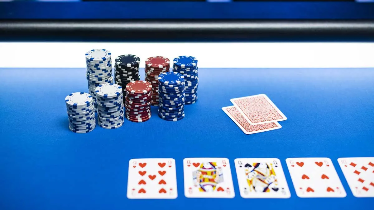 Cách chơi poker trên các mặt board khác nhau