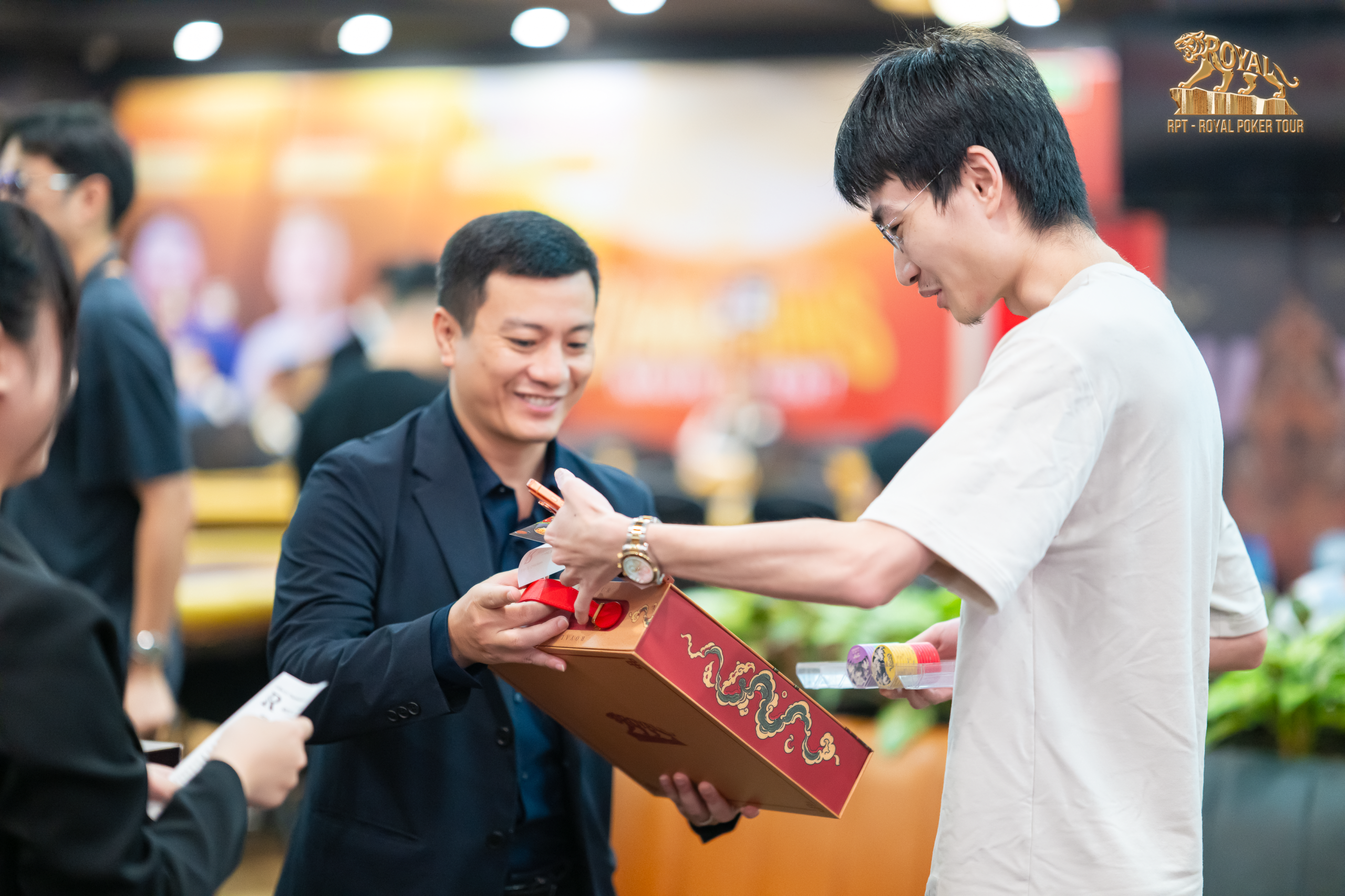 Những mùa trăng qua đi, tình tri kỷ ở lại 9