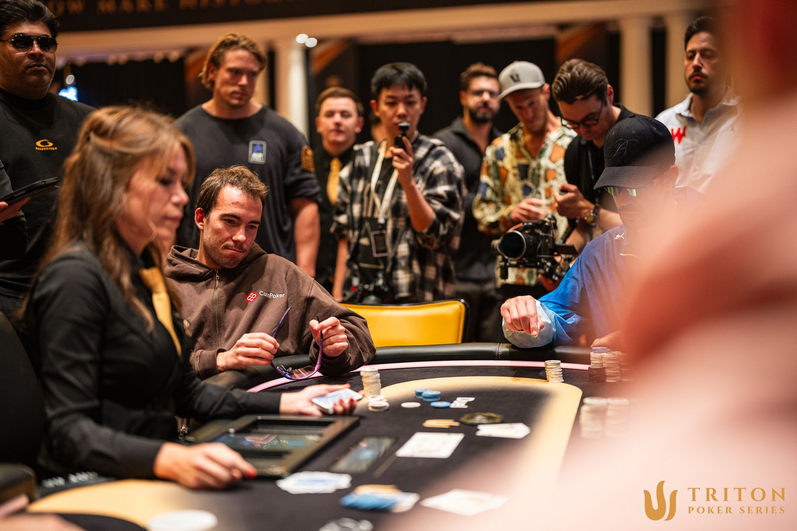 Triton Jeju SHR Main Event: Trước giờ G - Khi lịch sử gọi tên Danny Tang và áp lực của chip leader Bernhard Binder 4 Triton Jeju SHR Main Event: Trước giờ G - Khi lịch sử gọi tên Danny Tang và áp lực của chip leader Bernhard Binder 3