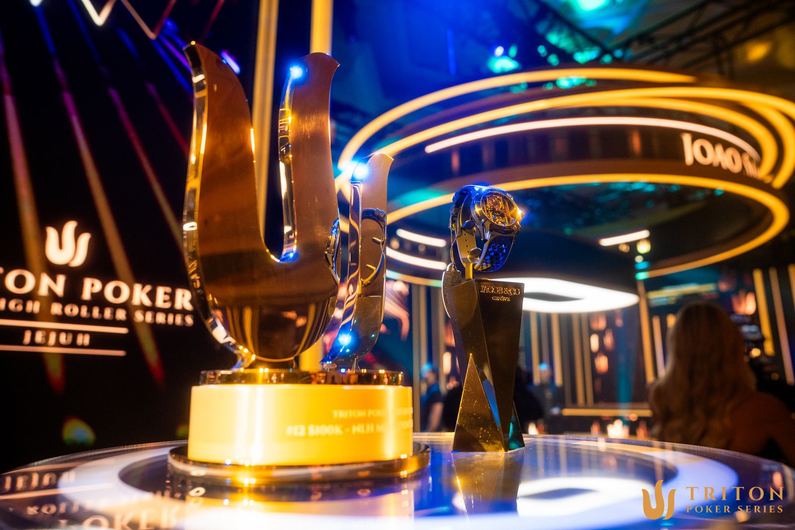 Triton Jeju SHR Main Event: Trước giờ G - Khi lịch sử gọi tên Danny Tang và áp lực của chip leader Bernhard Binder 2 Triton Jeju SHR Main Event: Trước giờ G - Khi lịch sử gọi tên Danny Tang và áp lực của chip leader Bernhard Binder 1